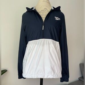 Super cute classic windbreaker Reebok